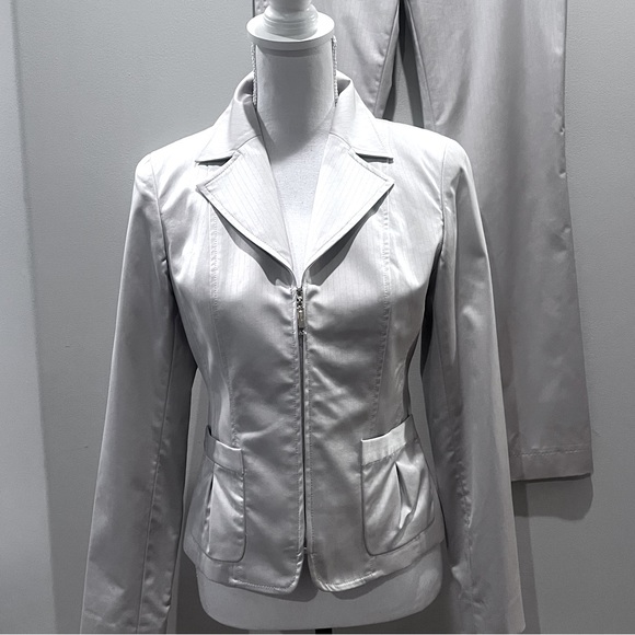 2/$60 Doncaster 2pc Jacket & Pant Suit size 2 - Picture 3 of 12